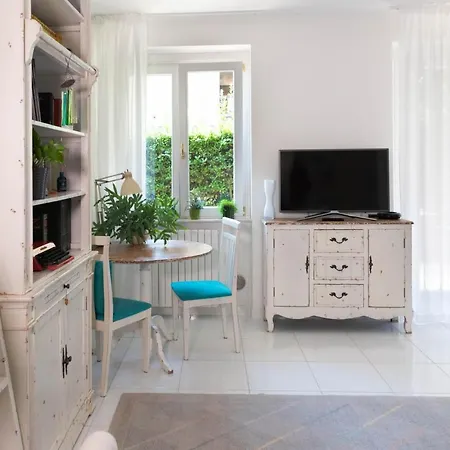 La Casa Di Mila Apartament *